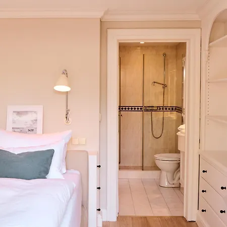 Watthues Mit Kamin Und Traumhaftem Garten