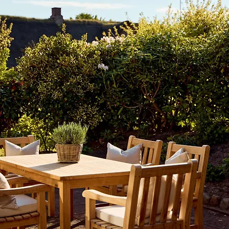 Watthüs Mit Kamin Und Traumhaftem Garten Ferienhaus